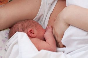 dojenje novorođenceta